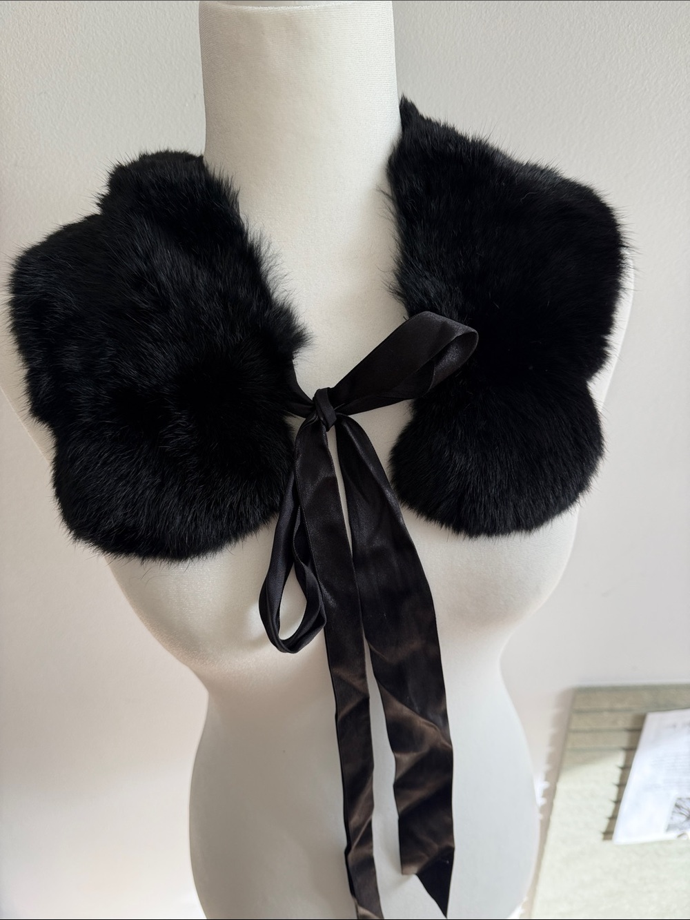 Elegant Black Fur Collar with Satin Ties